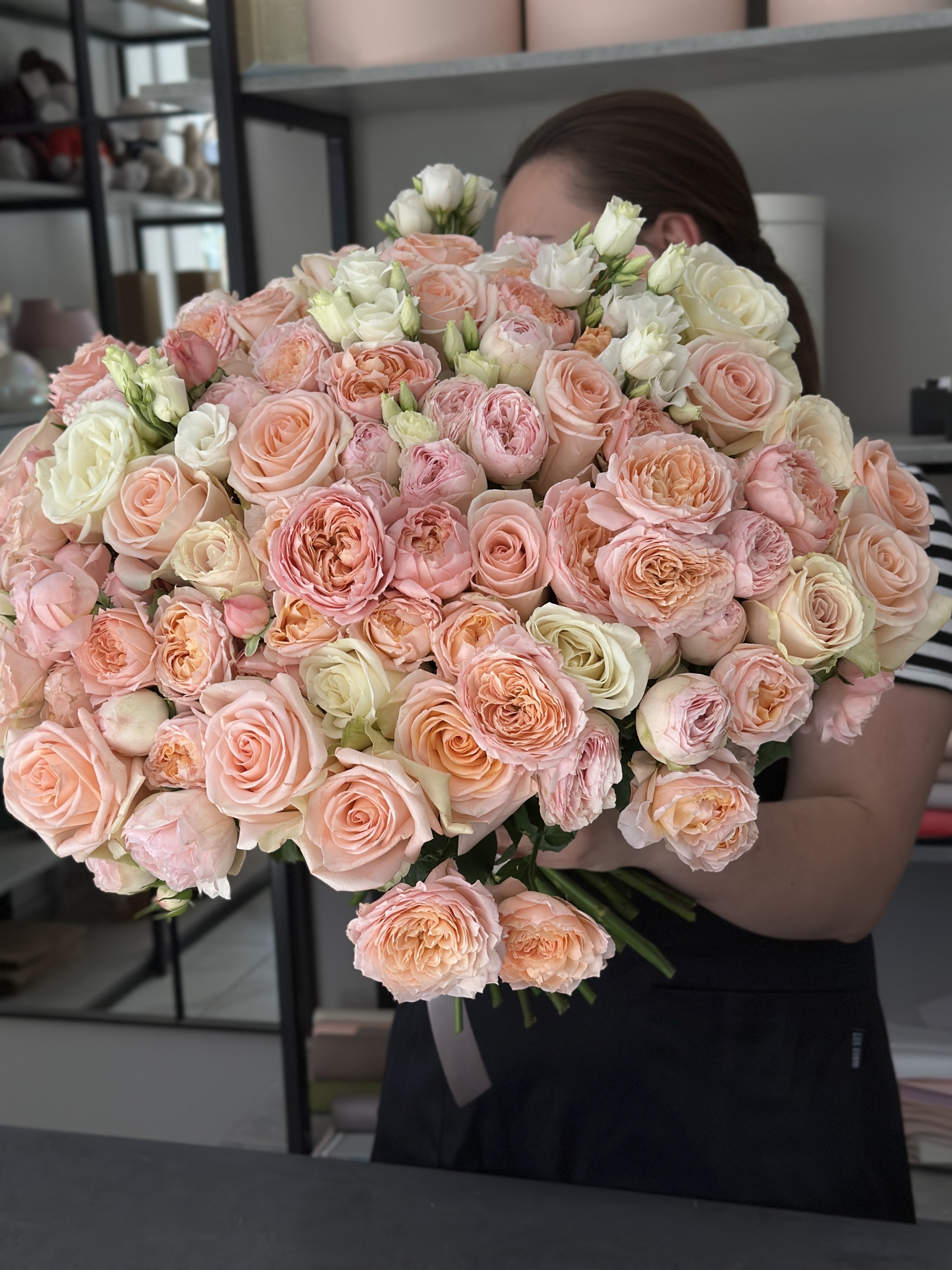 classic-bouquet-peach:-dance-of-nature