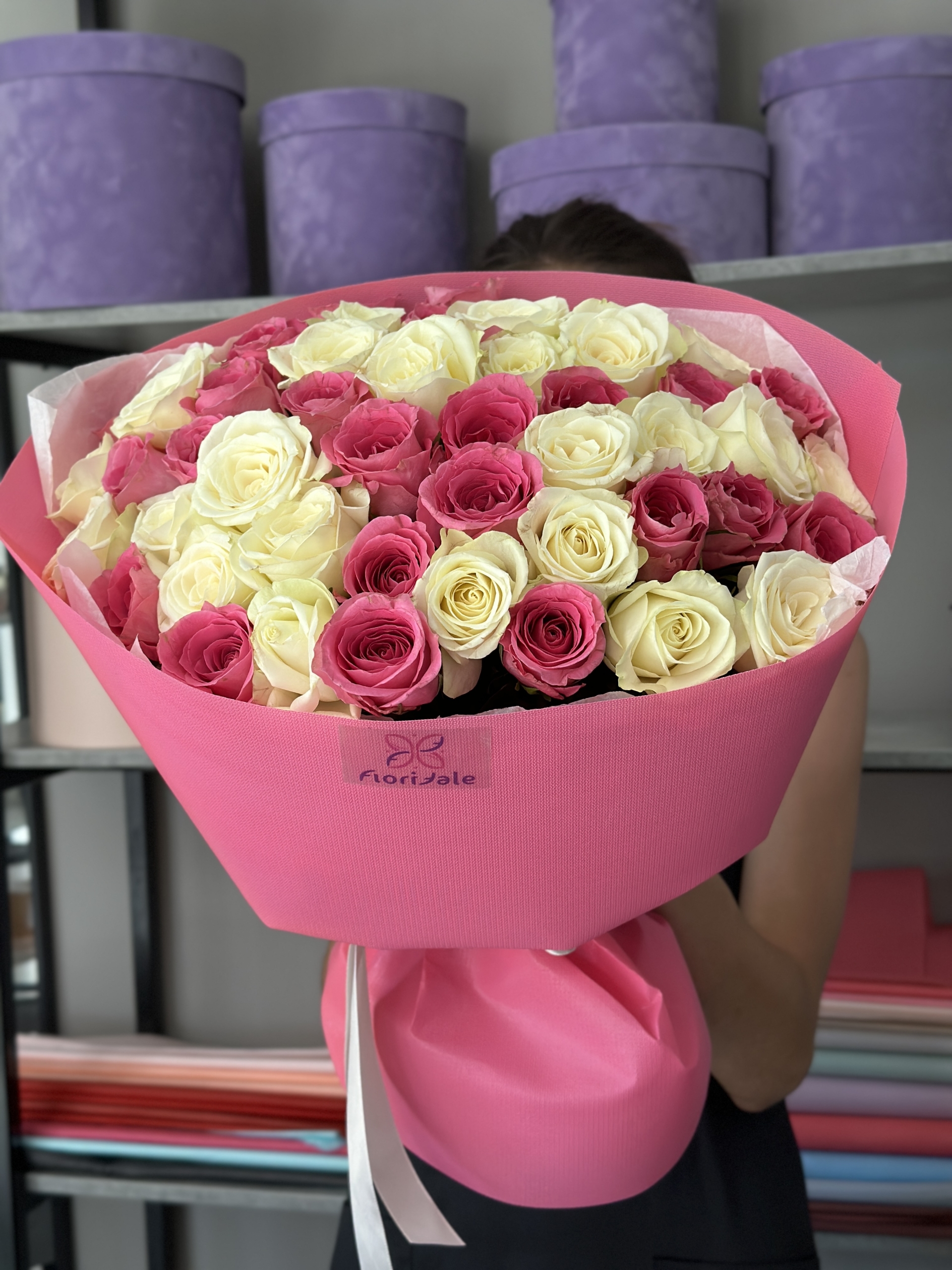 bouquet-of-roses-gloria:-incredibly-bright-mix