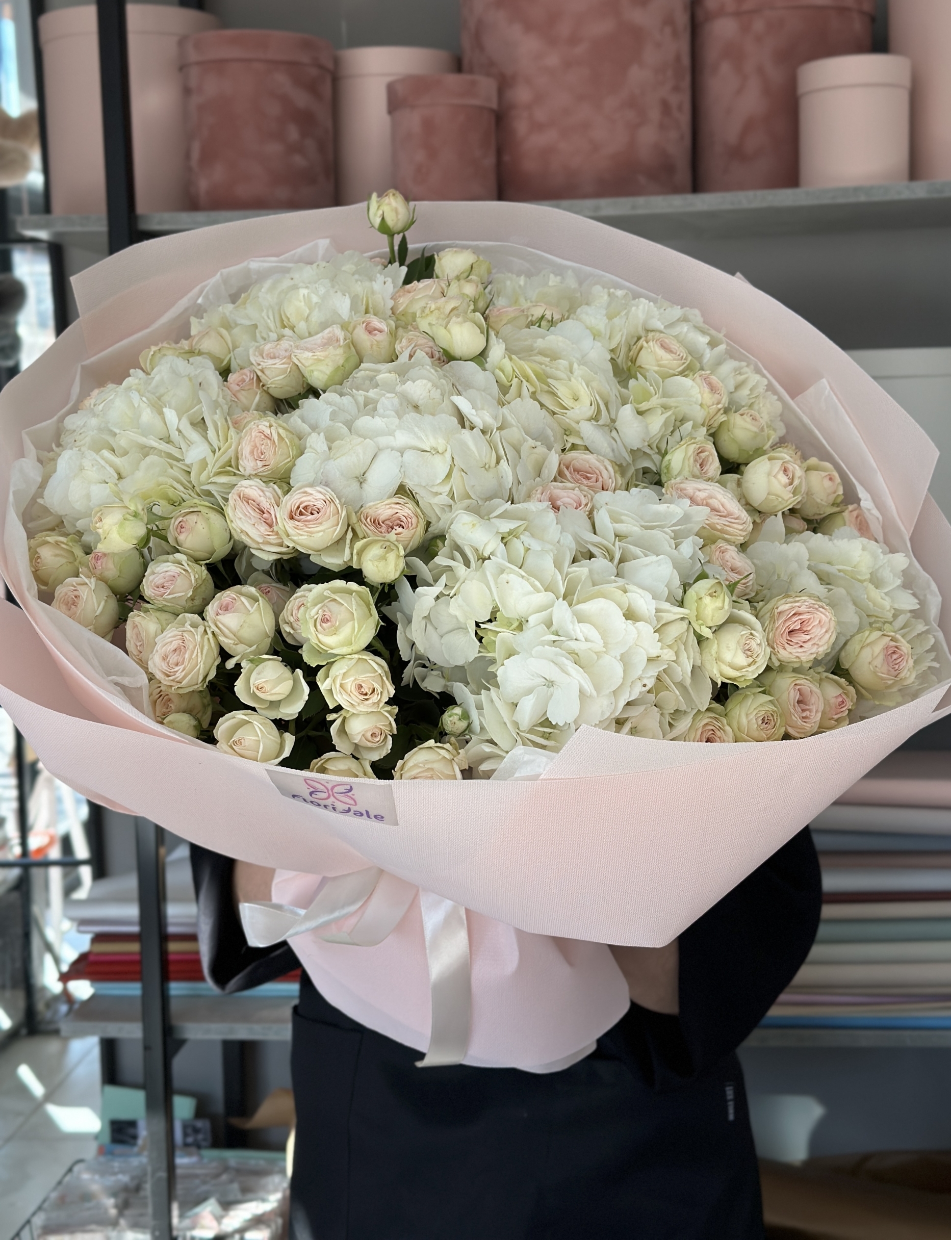 classic-bouquet-cremmy:-a-gentle-chord-in-the-melody-of-the-day