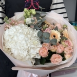 classic-bouquet-claude:-made-for-perfect-photos